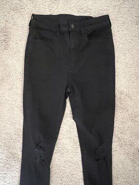 American Eagle Black Light Distressed Highest Rise Jegging - 6 Long